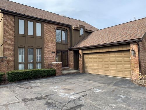 1867 Chipping Way, Bloomfield Hills, MI, 48302-1711 | Card Image