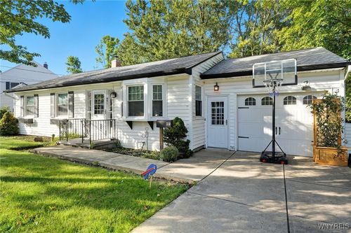 491 Pleasant Ave, Hamburg, NY, 14075-4701 | Card Image