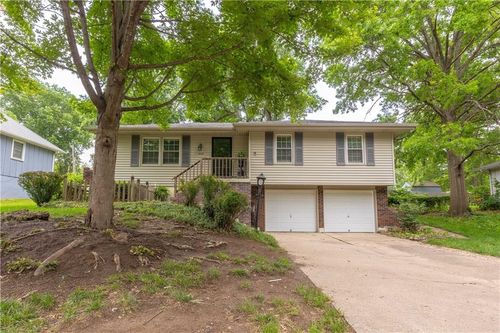 4005 S Coventry Dr, Independence, MO, 64055-3920 | Card Image