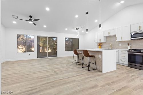 9512 Eagle Valley Dr, Las Vegas, NV, 89134-7815 | Card Image