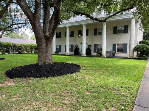 1116 Southampton Dr, Alexandria, LA, 71303-3030 | Card Image