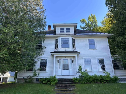 102 Bank St, Lebanon, NH, 03766-1726 | Card Image