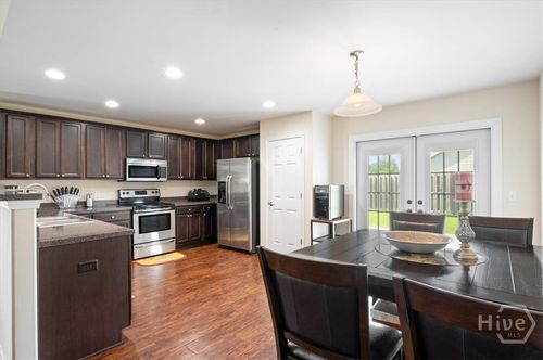 40 Miller Pond Rd, Port Wentworth, GA, 31407-6043 | Card Image