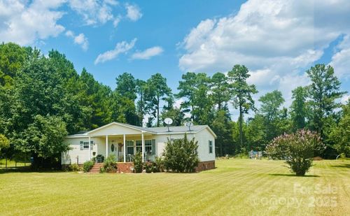 1029 Family Farm Rd, Bennettsville, SC, 29512-6348 | Card Image