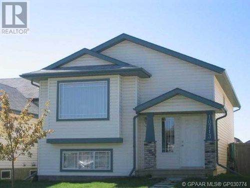 10713 74 Ave, Grande Prairie, AB, T8W2T2 | Card Image