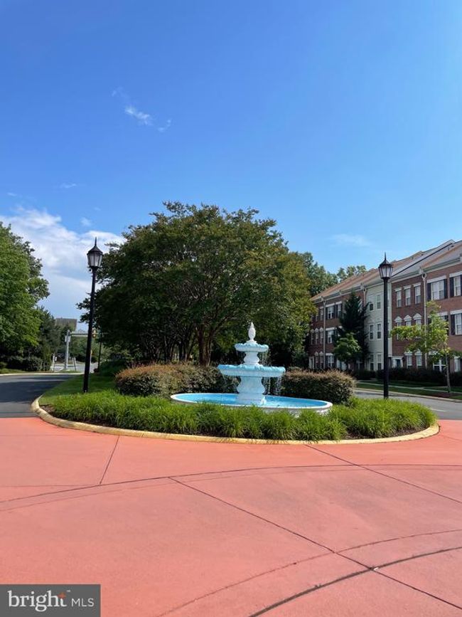 UNIT-202 - 42480 Rockrose Sq, Condo with 3 bedrooms, 2 bathrooms and null parking in BRAMBLETON VA | Image 6