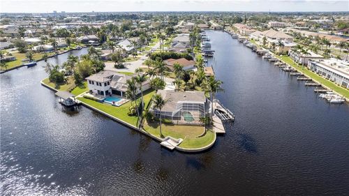 1737 Se 43rd St, Cape Coral, FL, 33904-7484 | Card Image