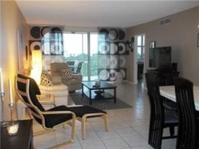 APT-703 - 2661 S Course Dr, Condo with 2 bedrooms, 2 bathrooms and null parking in Pompano Beach FL | Image 6