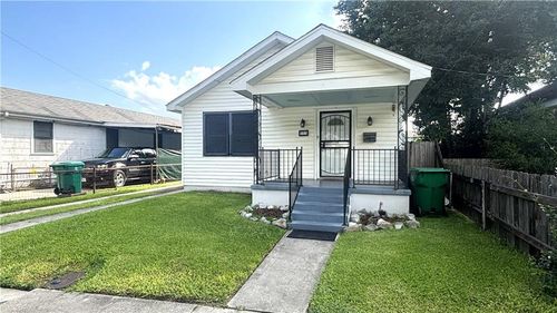 534 Brown Ave, Harvey, LA, 70058-4107 | Card Image