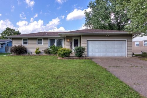 1216 Blueberry Dr, Eau Claire, WI, 54703-0750 | Card Image
