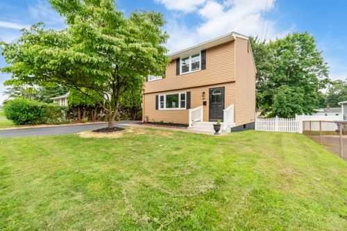 226 Hilliard St, Manchester, CT, 06042-3049 | Card Image
