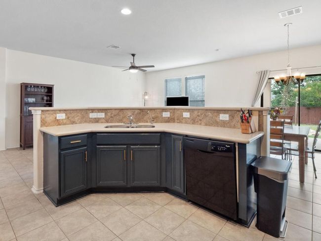 705 Autumn Sage Way, House other with 5 bedrooms, 3 bathrooms and 4 parking in Pflugerville TX | Image 10