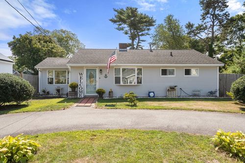 39 Chippewa Dr, Buzzards Bay, MA, 02532-4426 | Card Image