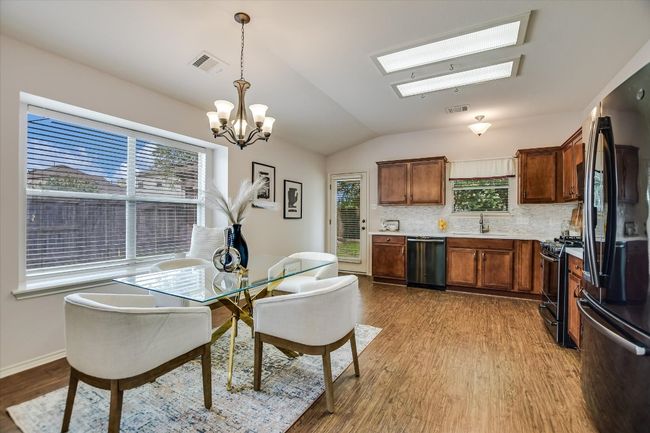 11120 Los Comancheros Rd, House other with 4 bedrooms, 2 bathrooms and 4 parking in Austin TX | Image 5
