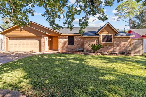 2202 Colonial Ct N, League City, TX, 77573-5010 | Card Image