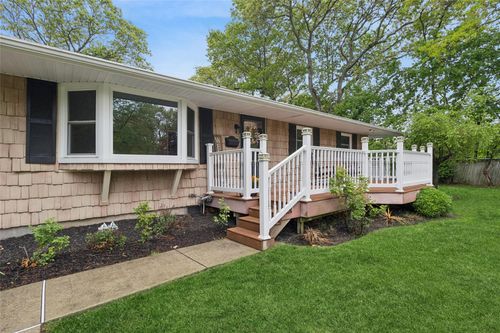 1 Arnold Ct, Port Jefferson Station, NY, 11776-1507 | Card Image