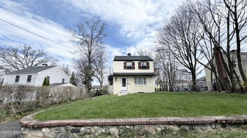 40 Greenvale Cir, White Plains, NY, 10607-1602 | Card Image