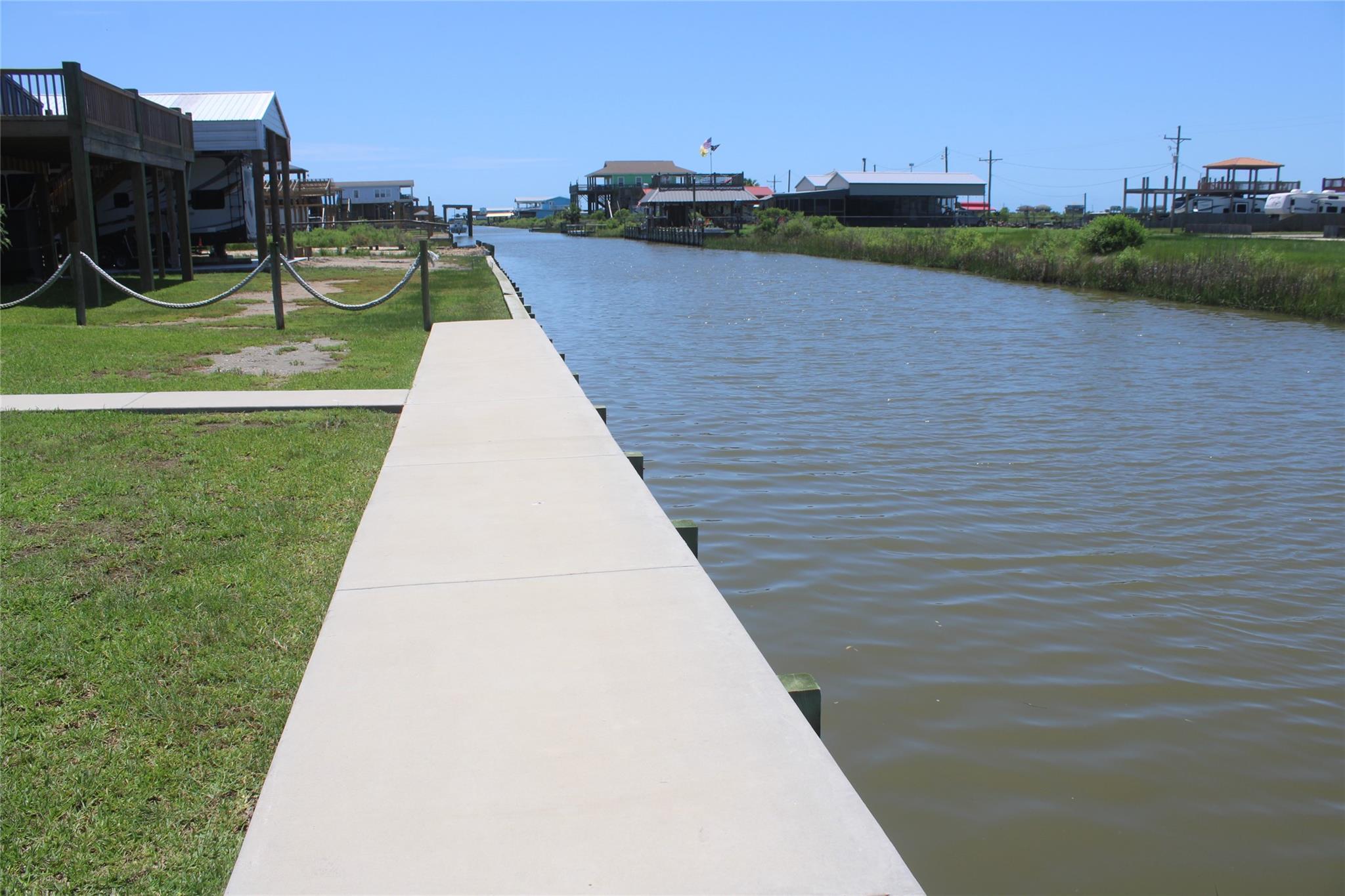 Land in Gilchrist 4
