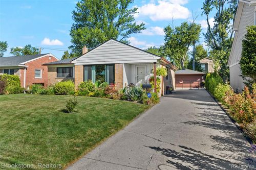 18474 Beverly Rd, Beverly Hills, MI, 48025-4006 | Card Image