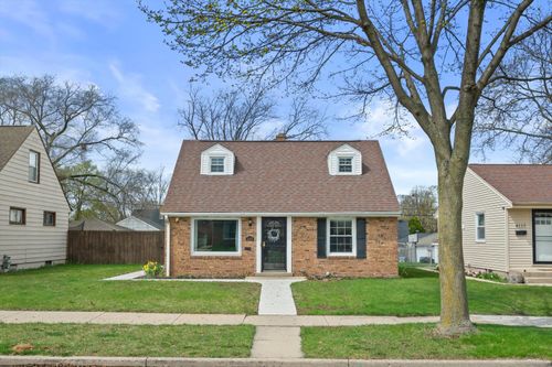 4109 N 67th St, Milwaukee, WI, 53216-1106 | Card Image