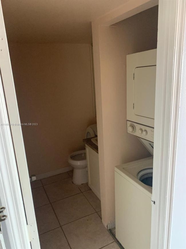 APT-906 - 4174 Inverrary Dr, Condo with 1 bedrooms, 2 bathrooms and null parking in Lauderhill FL | Image 6