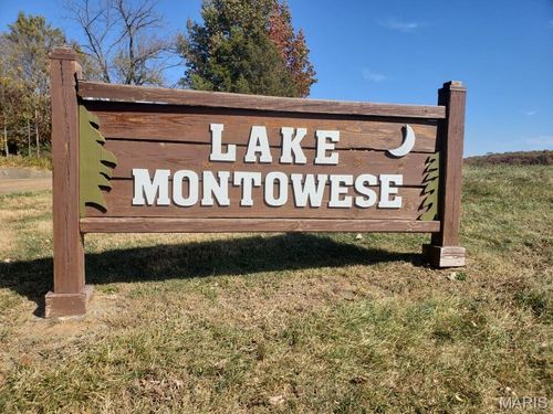 6252 N Lakeshore Dr, Byrnes Mill, MO, 63051-1119 | Card Image