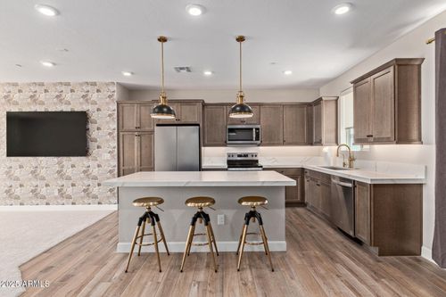 107-2121 W Sonoran Desert Dr, Phoenix, AZ, 85085-0828 | Card Image