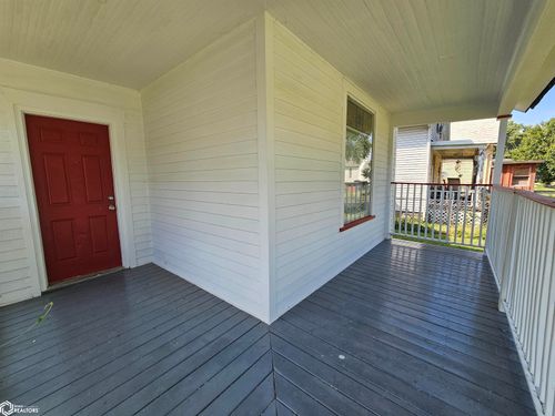 1015 S 10th St, Burlington, IA, 52601-5913 | Card Image