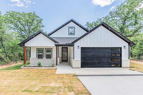 109 Gordon Cir, Runaway Bay, TX, 76426-9796 | Card Image