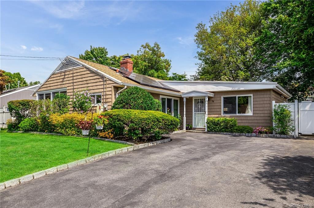 Manitou Trl, White Plains, NY 10603