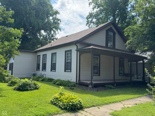 610 4th St, Covington, IN, 47932-1129 | Card Image
