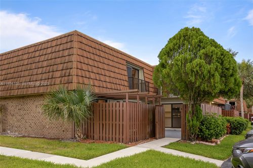 1170 Sw 118th Ter, Davie, FL, 33325-3877 | Card Image