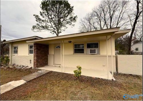2431 Bluestone Cir Nw, Huntsville, AL, 35810-2101 | Card Image