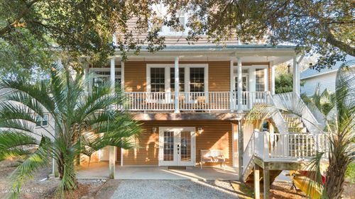 118 Sw 2nd St, Oak Island, NC, 28465-6905 | Card Image