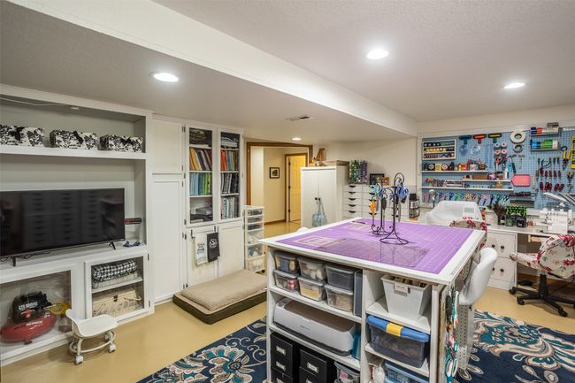 7508 Hickory Ln, Home with 5 bedrooms, 4 bathrooms and null parking in Urbandale IA | Image 31