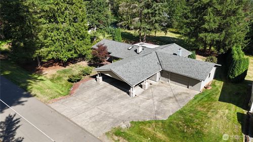 13312 230th Ave Se, Issaquah, WA, 98027-5410 | Card Image