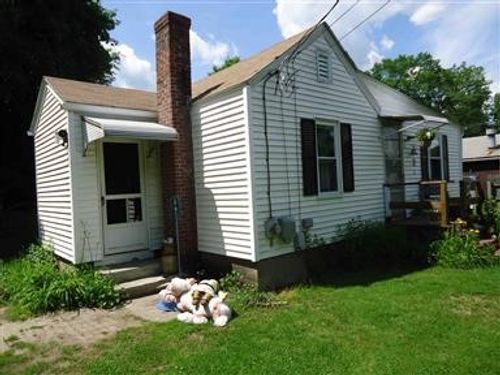 682 Putnam Pike, Greenville, RI, 02828-1524 | Card Image
