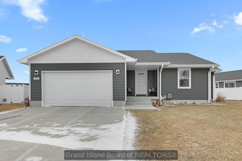 528 Schmidt Cir., Grand Island, NE, 68803 | Card Image