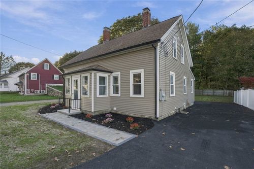 77 Main St, Slatersville, RI, 02876-1017 | Card Image