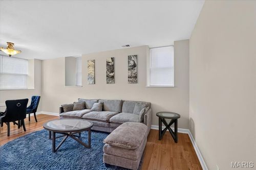 16-5630 Pershing Ave, Saint Louis, MO, 63112-1759 | Card Image