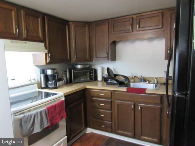 Residential in TULLYTOWN 5
