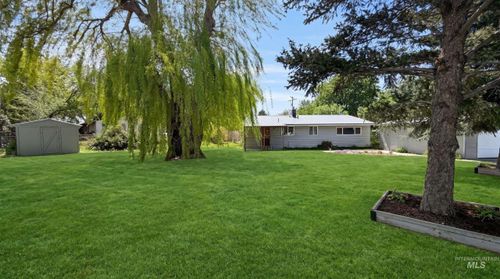 655 James Pl, Idaho Falls, ID, 83401-3012 | Card Image