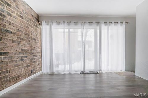 apt-b-648 Coeur De Royale Dr, Saint Louis, MO, 63141-7038 | Card Image