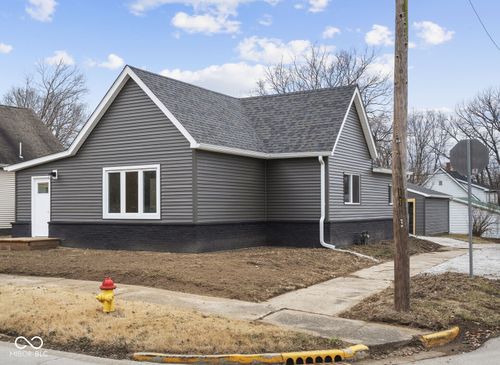 626 N Main St, Clinton, IN, 47842-2435 | Card Image