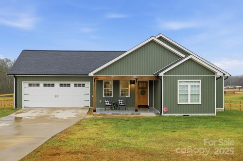 88 Pine Tree Rd, Taylorsville, NC, 28681-8069 | Card Image