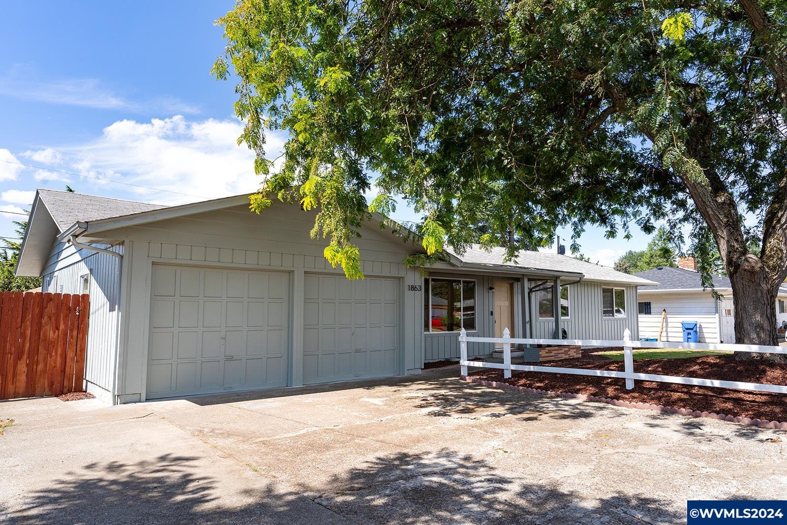 32nd Ave, Salem, OR 97301