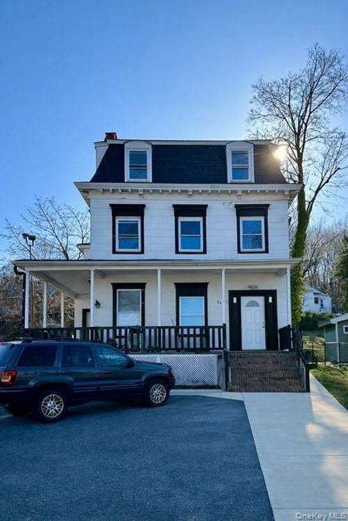 21 Continental Place, Glen Cove, NY, 11542 | Card Image