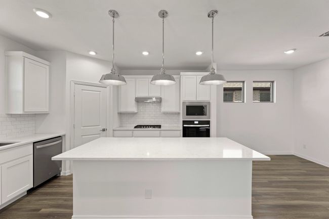 14131 Gallatin St, House other with 3 bedrooms, 3 bathrooms and null parking in Pilot Point TX | Image 6