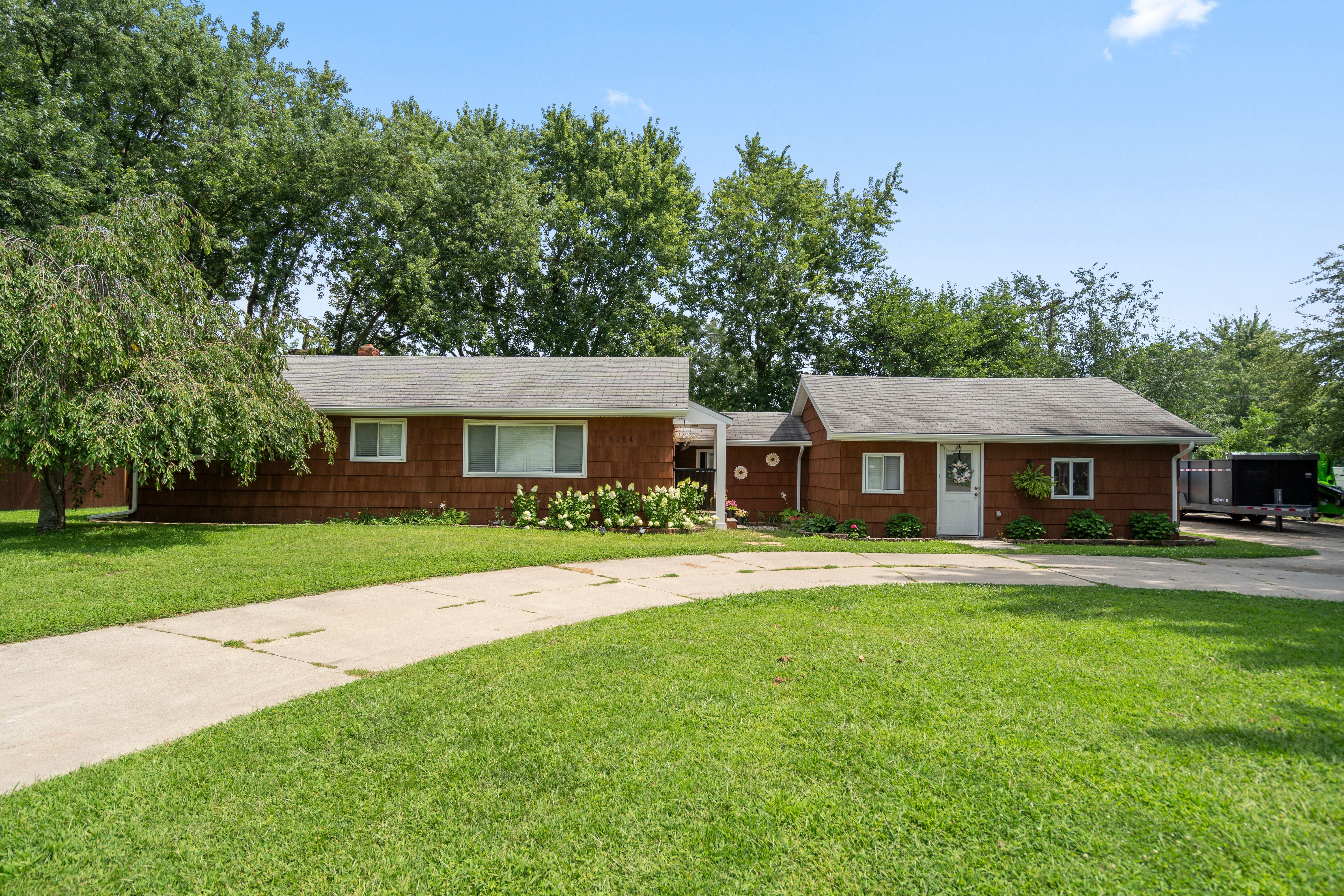 Oak Park Dr, Clarkston, MI 48346