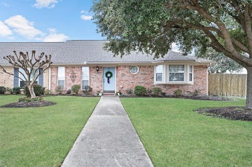 9495 Glen Meadow Ln, Beaumont, TX, 77706-3992 | Card Image